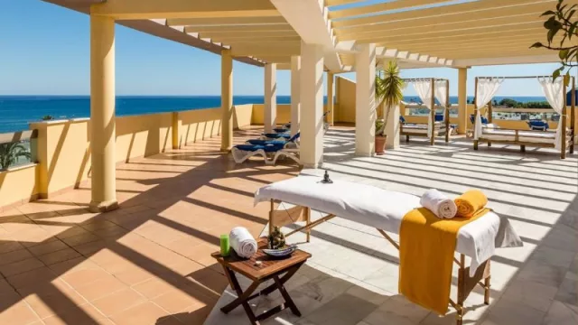 España impulsa la promoción turística de Andalucía en el Golfo Pérsico (con jornadas dedicadas a los turistas de la región)