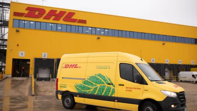 DHL Express y Mercedes-Benz Vans realizan una prueba piloto para evaluar el impacto medioambiental de furgonetas eléctricas (frente a las diésel)