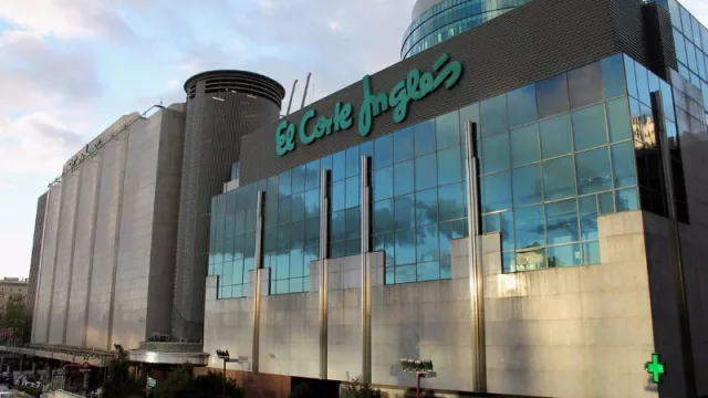 El Corte Inglés celebra con su junta de accionistas tras alcanzar beneficios récord de 870 millones de euros (y experimentar un aumento significativo en las ventas)