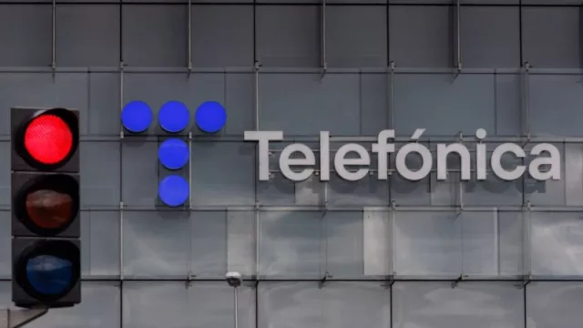 Por segunda vez: Telefónica recibe una multa de 5 millones de euros de la CNMC por no cumplir los acuerdos de su fusión con DTS