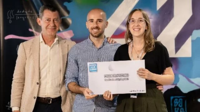 El proyecto para gestionar invernaderos inteligentes de la Universidad de Vigo gana la VIII edición de HackForGood Big Day 2023