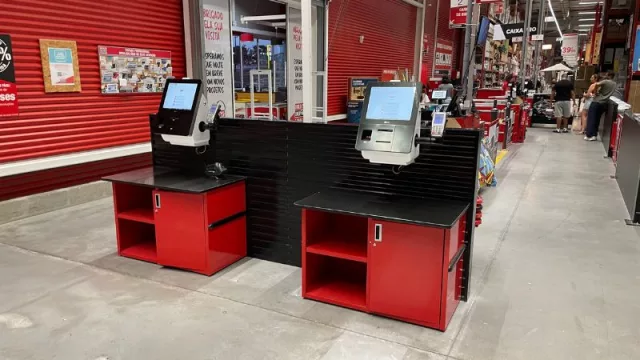 Brico Depôt Iberia revoluciona la experiencia de compra con cajas de autoservicio en sus tiendas de España y Portugal
