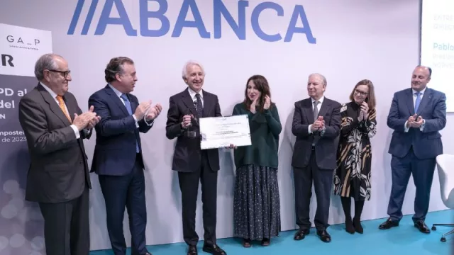 Pablo Fernández Castro, presidente de Norvento Enerxía, recibe el premio APD al mejor directivo del año en Santiago de compostela