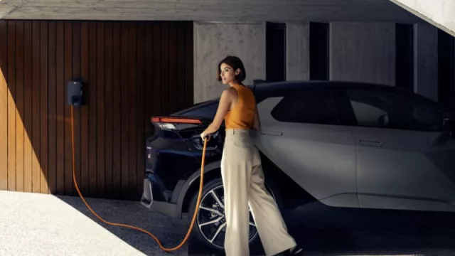 El revolucionario Toyota C-HR Plug-in ya está disponible en España (desde 43.000 euros)