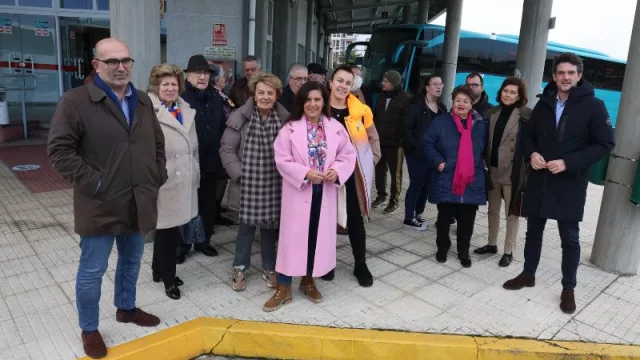 Arias informa que los mayores de 65 años ya pueden solicitar la Tarxeta de Mobilidade de Galicia y viajar gratuitamente en el transporte público de la Xunta