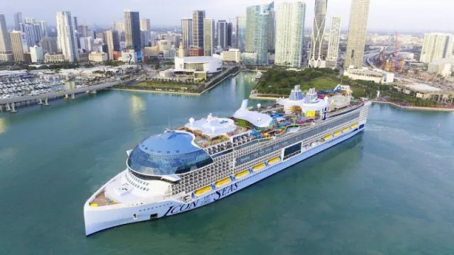 Icon of the Seas llega a Miami para su bautismo y su viaje inaugural el próximo 27 de enero (puede transportar a casi 10.000 pasajeros y será bautizado por Leo Messi)