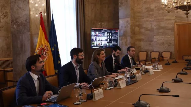 Ribera y las comunidades autónomas acuerdan "trabajar en coordinación" en la planificación de la red eléctrica