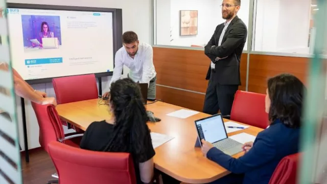 Más del 50% de los directores de TI alertan sobre la necesidad de habilidades en inteligencia artificial y automatización en el mercado laboral