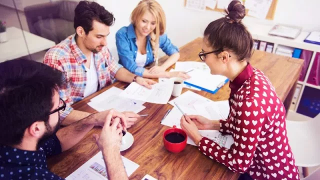 El 70% de los emprendedores españoles apuesta por los sectores IT, de energías renovables y de salud este 2024