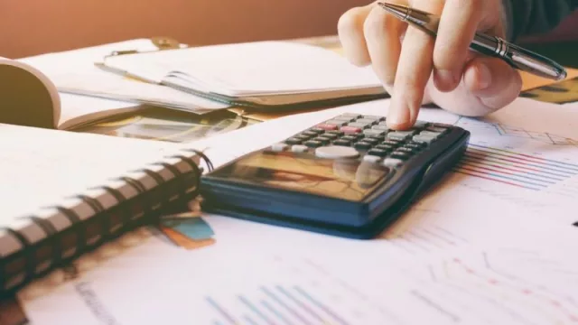 Cómo hacer la Declaración de la Renta, que ya presentaron más de 6 millones de españoles (pasos y recomendaciones)