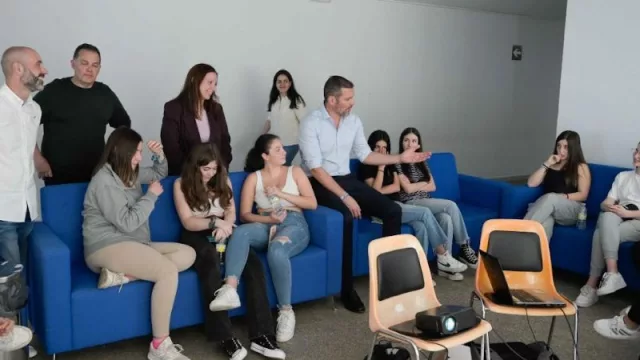 José López destaca la "implicación e iniciativa" de los corresponsales juveniles y avanza en nuevas acciones para reforzar la comunicación y el contacto con los jóvenes