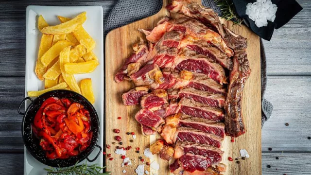 Visitas guiadas, menús sorprendentes, cultura, historia, vino… (entre los regalos para el Día de la Madre en Villa-Lucía)