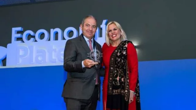 Mapfre, galardonada por su compromiso en los Premios Sénior Friendly (impulsados por Saluus)