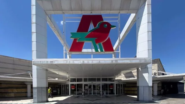 Las ventas de Alcampo se elevan un 5,88% en 2023 y dispara un 67% la inversión (la compañía invirtió más de 280 millones de euros en la compra de los más de 220 supermercados de Dia)