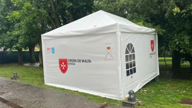 El 061 de Galicia y la Orden de Malta mejoran la atención sanitaria a peregrinos y visitantes en la catedral de Santiago