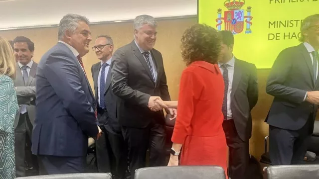 "Rechazo frontal" de Cantabria a la financiación singular que se negocia en Cataluña "al margen" del conjunto del país