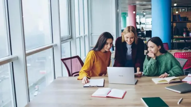 ASUS lidera la revolución de la experiencia de los empleados con tecnología innovadora