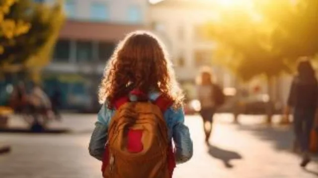 Las familias gastarán de media 178 euros en las compras online de la vuelta al cole (un 19% más que el año pasado)