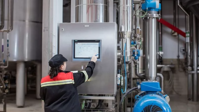 Hijos de Rivera continúa su apuesta por la cantera de talento a través de su programa FP Dual (desde su inicio ha acogido a 185 participantes de diversas titulaciones)