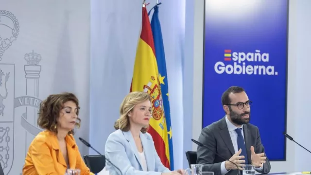 Educación transfiere 150 millones de euros a Economía para impulsar pymes a través del Fondo de Resiliencia Autonómica