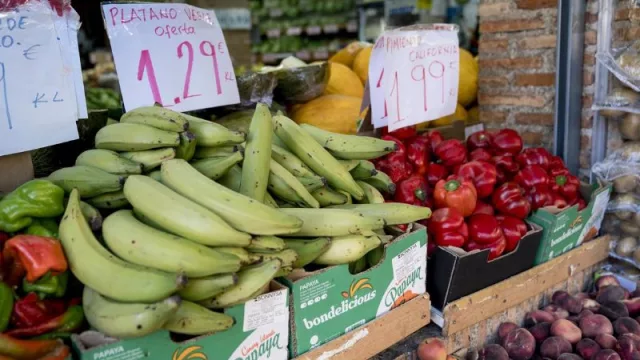 El plátano, la cebolla y la lechuga multiplican su precio por hasta siete del campo a la mesa en agosto