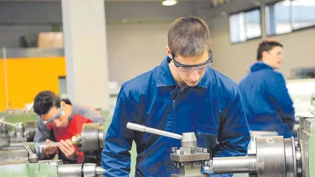 La Formación Profesional sigue imparable: su demanda crece casi 12 puntos en el último año y se sitúa como la titulación más demandada en las ofertas de empleo gallegas