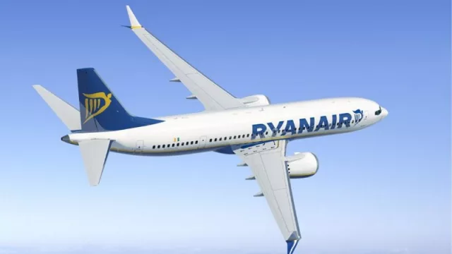 Facua alerta a Ryanair: no emitir tarjetas de embarque en el aeropuerto es ilegal