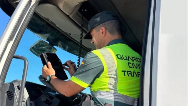 Los transportistas deberán llevar a bordo de sus vehículos los registros del tacógrafo de los últimos 56 días