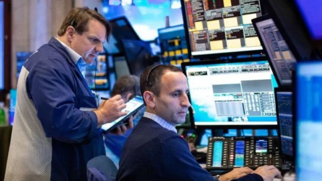 Aranceles del 25% provocarían caídas en los mercados y subida del dólar