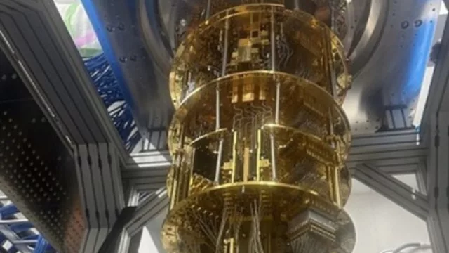 Fujitsu y RIKEN desarrollan un ordenador cuántico superconductor de 256 qubits líder en el mundo