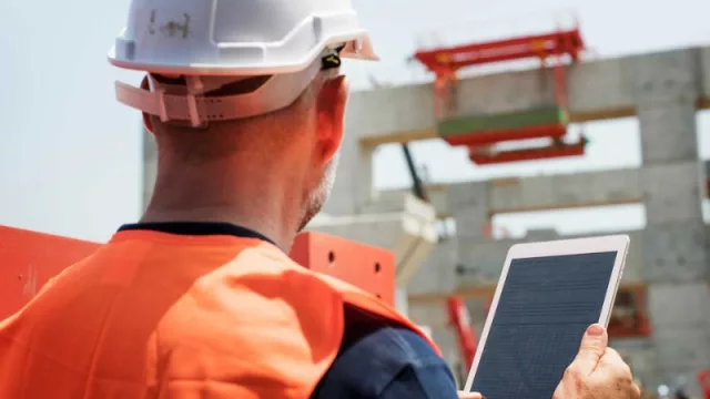 Más de un tercio de los profesionales del sector de la edificación utiliza IA a diario, según un informe elaborado por Arup