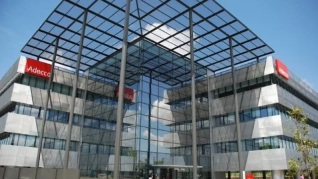 Adecco busca a 300 operarios/as de producción, con y sin experiencia, para Stellantis Vigo