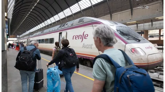 Renfe asegura que los 150 trenes Avant que circularon ayer llegaron con solo un retraso medio de 4 minutos