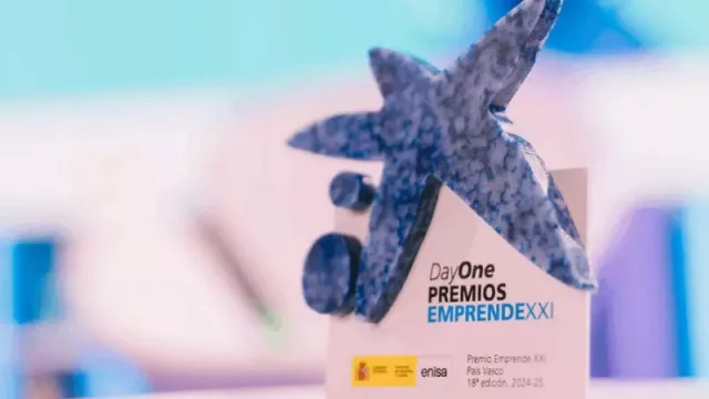 CaixaBank y Enisa lanzan la 19.ª edición de los Premios EmprendeXXI con nuevas categorías y reconocimientos