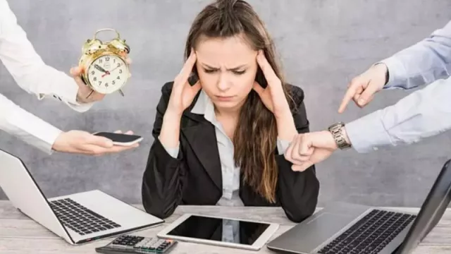 Los españoles no desconectamos (aumenta el porcentaje de españoles que no consigue desconectar a causa del estrés laboral)