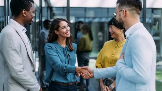 El 81% de las empresas tiene previsto contratar más profesionales en 2026