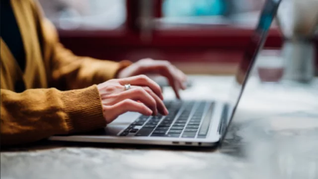 El uso de la IA generativa en el trabajo crece el doble en apenas dos años