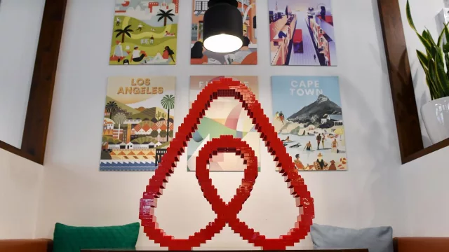 Los beneficios de Airbnb crecen un 27% en el segundo trimestre impulsados por la IA y la demanda global