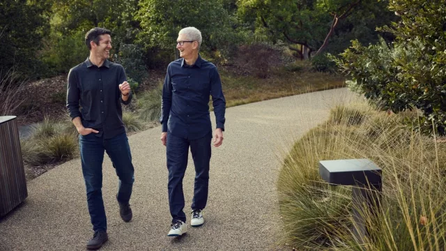Tim Cook deja el cargo de CEO en Apple y muestra plena confianza en John Ternus