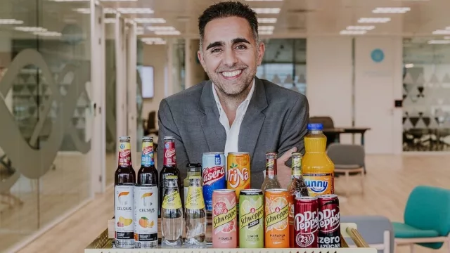 Mario García León: "No vemos compradores, vemos personas que viven la vida" (el secreto japonés detrás de Schweppes)