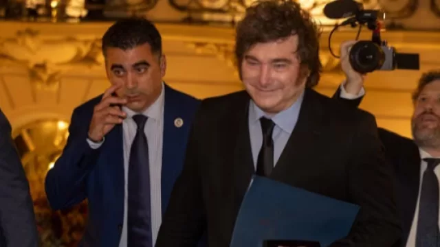 Milei llama "dictador" a Sánchez y dice que Abascal y Ayuso tienen ideas para sacar a España de la "decadencia"